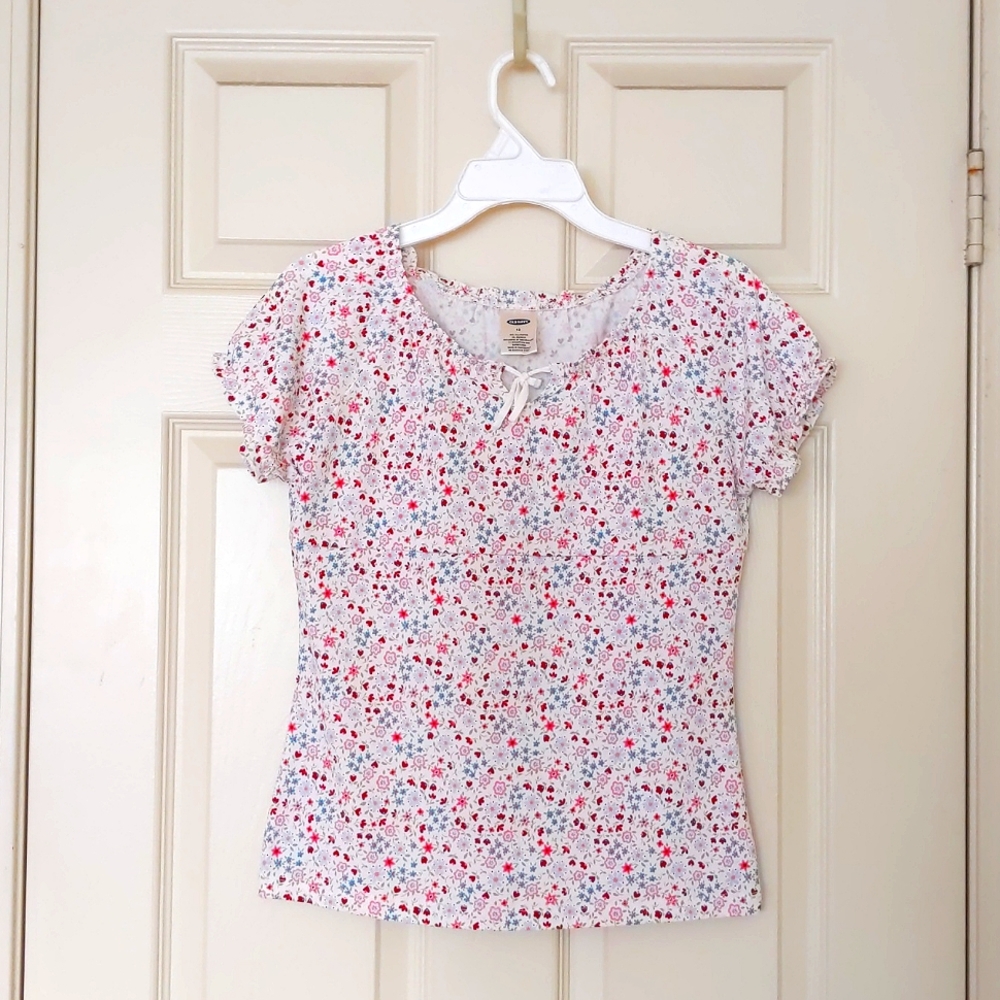 NWOT. Old Navy Multicolor Floral Short Sleeve Blouse.